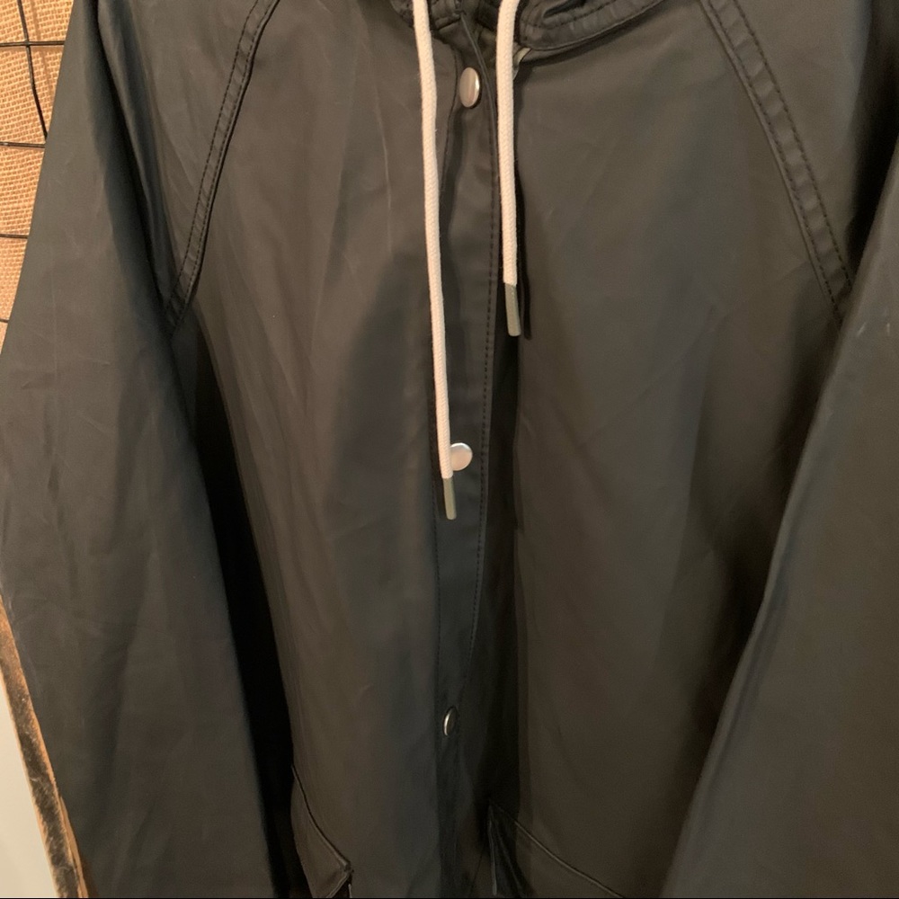 BDG Reversible Rain Jacket - Picture 4 of 8